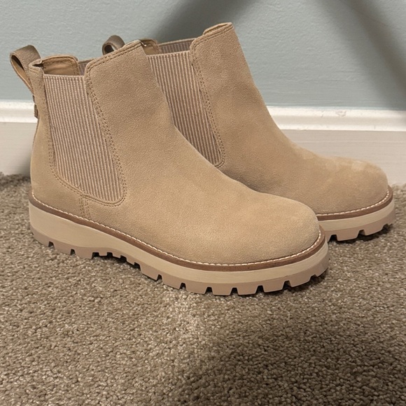 Sperry Shoes - Sperry Beige Ankle Booties